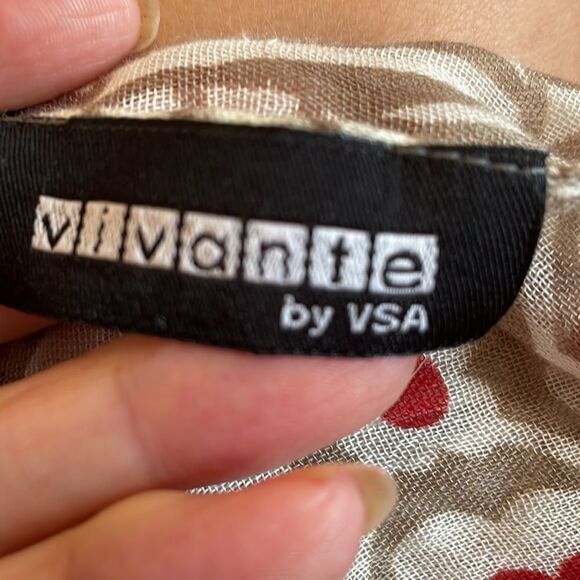 Vivante by VSA cream & tan tropical leaves with red flowers large scarf/wrap - Picture 7 of 9